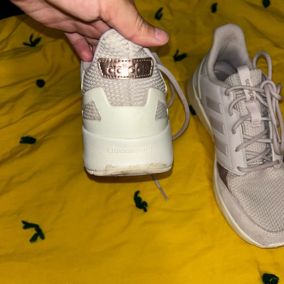 Lightly used adidas - Picture 5 of 6